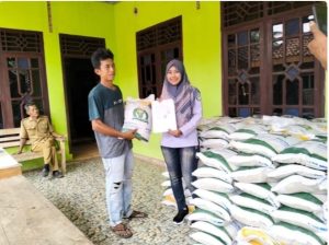 Pemerintah Pekon Sukaratu bagikan bantuan beras untuk 269 Keluarga penerima manfaat
